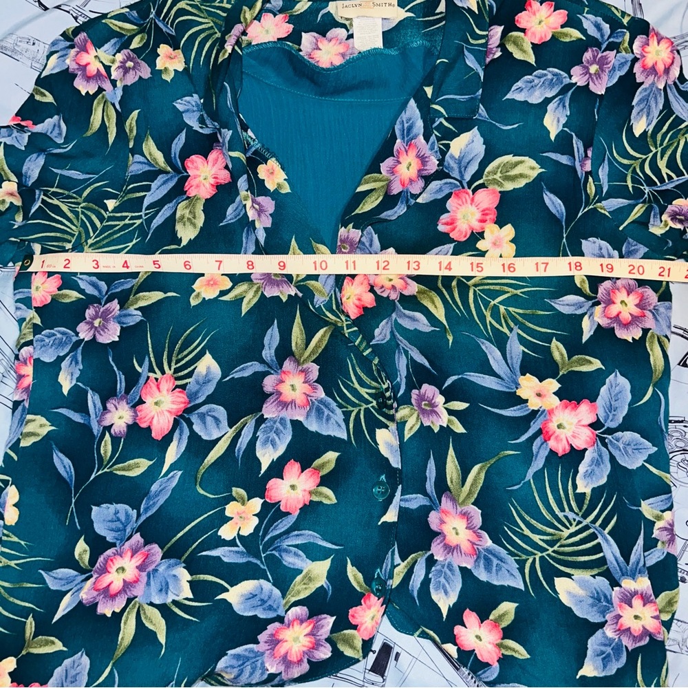 Jaclyn Smith Blue Floral Button Down Vintage Shirt - Picture 9 of 11